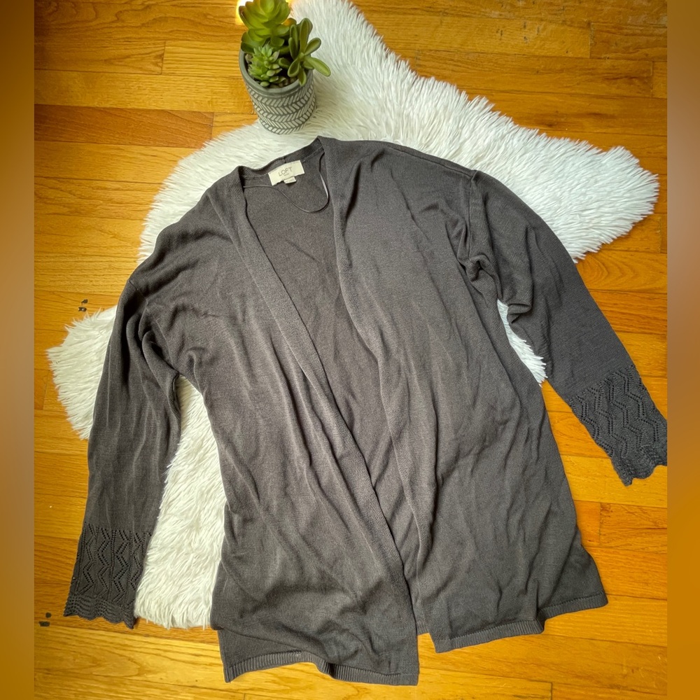 LOFT  Cardigan Sweater 🩶